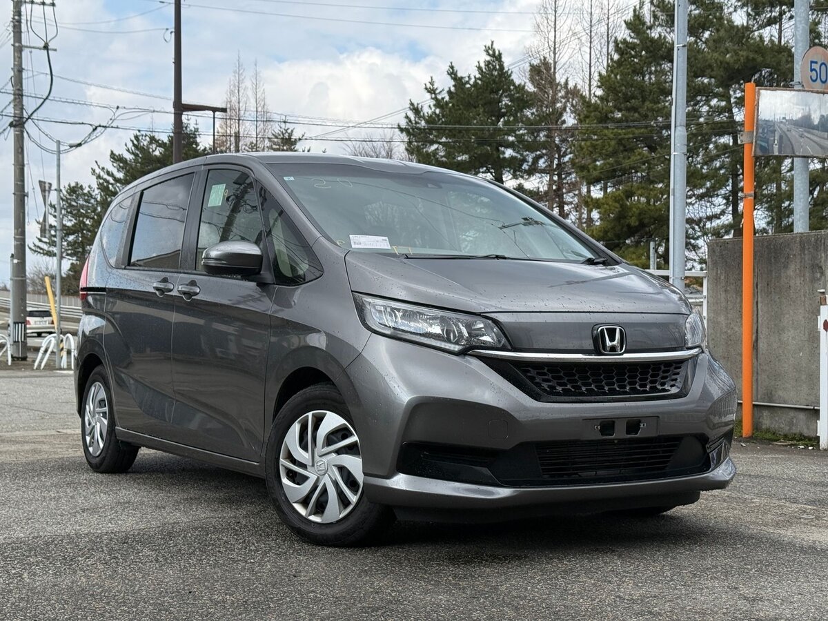 Открыть фотографии: Honda Freed II Рестайлинг