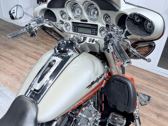 2009 Harley-Davidson CVO Street Glide, оранжевый, 1299000 рублей - вид 15