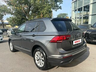 2021 Volkswagen Tiguan II Рестайлинг, серый, 2492000 рублей, вид 4