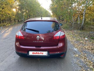 2014 Renault Megane III Рестайлинг, красный, 825000 рублей, вид 2