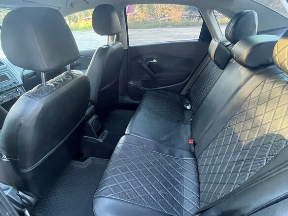2013 Volkswagen Polo V, чёрный, 675000 рублей - вид 15