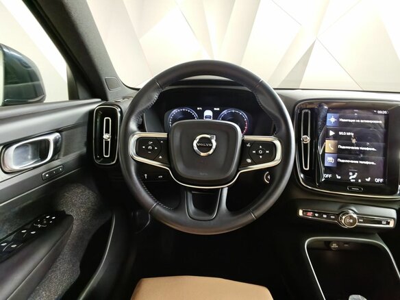 2021 Volvo XC40 I, синий, 3500000 рублей - вид 19