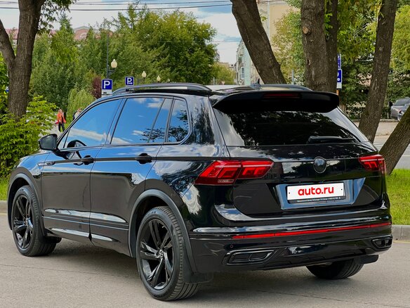 2021 Volkswagen Tiguan II Рестайлинг, чёрный, 3650000 рублей - вид 5