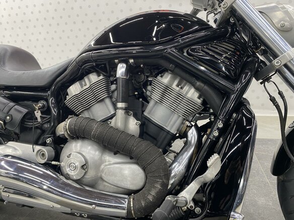 2004 Harley-Davidson V-Rod, чёрный, 620000 рублей - вид 17