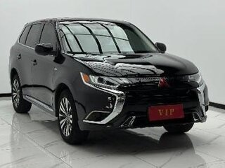 2022 Mitsubishi Outlander III Рестайлинг 3, чёрный, 2350000 рублей, вид 2