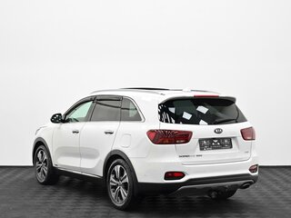 2018 Kia Sorento III Prime Рестайлинг, белый, 2435000 рублей, вид 4