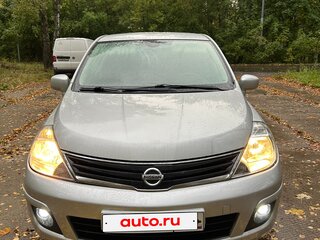 2010 Nissan Tiida I Рестайлинг, серебристый, 590000 рублей, вид 3