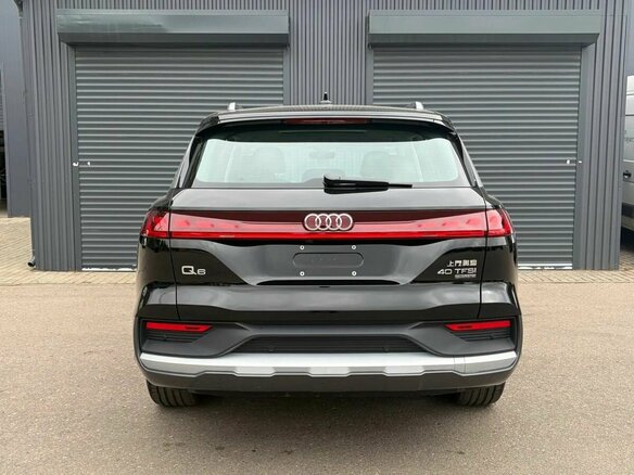 2026 Audi Q6 40 TFSI, чёрный - вид 4