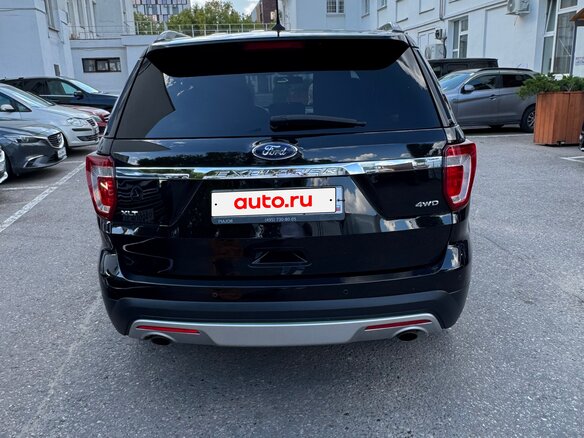 2017 Ford Explorer V Рестайлинг, чёрный, 3100000 рублей - вид 4