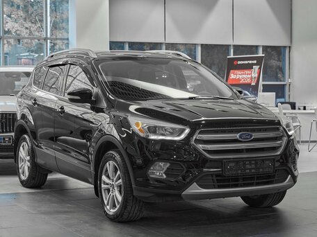 2017 Ford Kuga II Рестайлинг, чёрный, 1399000 рублей, вид 1