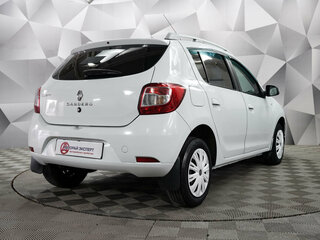 2018 Renault Sandero II Рестайлинг, белый, 691000 рублей, вид 5