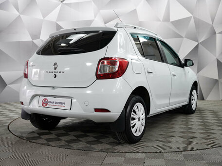 2018 Renault Sandero II Рестайлинг, белый, 691000 рублей, вид 5