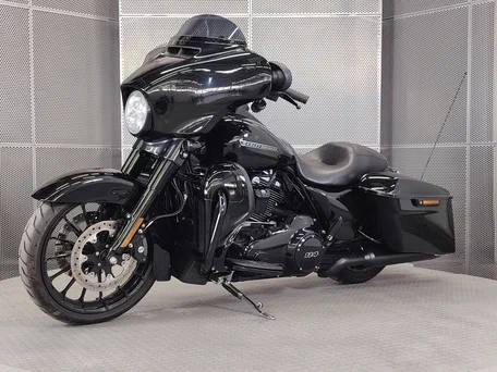 2019 Harley-Davidson Street Glide Special, чёрный, 1949000 рублей, вид 4