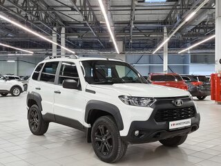 2024 Lada (ВАЗ) Niva Travel I, белый, 1109000 рублей, вид 2