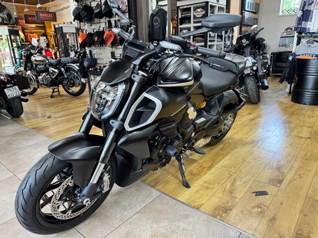 2023 Ducati Diavel V4, чёрный, 2790000 рублей, вид 4