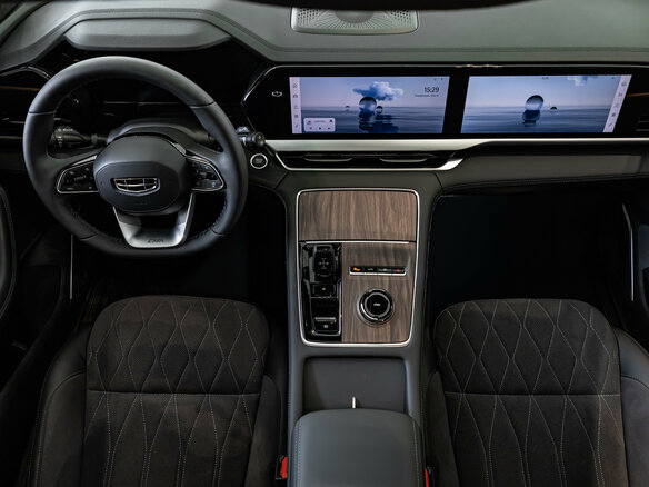 2025 Geely Monjaro I, белый, 4954990 рублей - вид 11