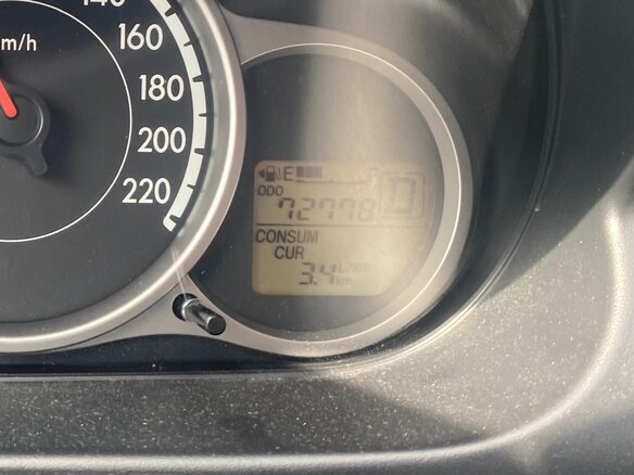 2012 Mazda 2 II Рестайлинг (DE2), белый, 920000 рублей - вид 1