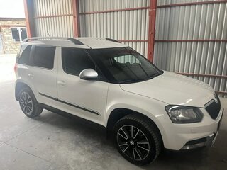 2014 Skoda Yeti I Рестайлинг, белый, 1450000 рублей, вид 2