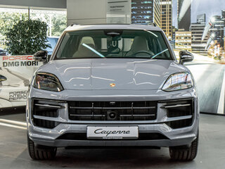 2026 Porsche Cayenne III Рестайлинг, серый, 20479000 рублей, вид 3