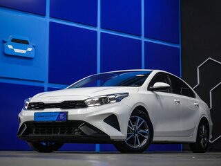 2021 Kia K3 II Рестайлинг, белый, 2050000 рублей, вид 1