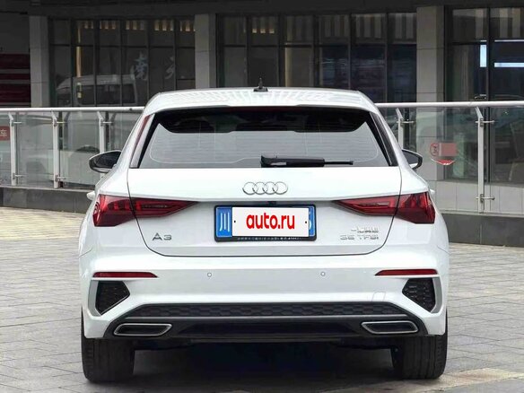 2023 Audi A3 Sportback 35 TFSI IV (8Y), белый, 2200000 рублей - вид 3