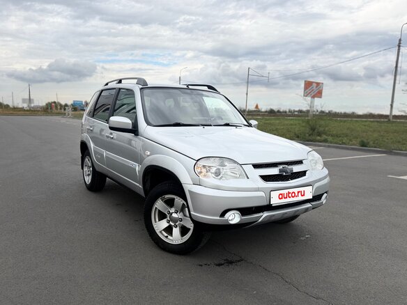 2012 Chevrolet Niva I Рестайлинг, серебристый - вид 1