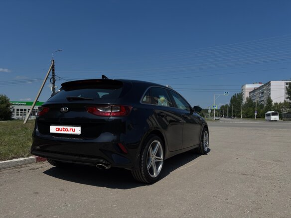 2018 Kia Ceed III, чёрный, 1590000 рублей - вид 3