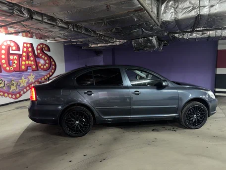 2010 Skoda Octavia II (A5) Рестайлинг, серый, 650000 рублей, вид 2