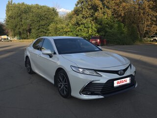 2021 Toyota Camry VIII (XV70) Рестайлинг, белый, 3060000 рублей, вид 2