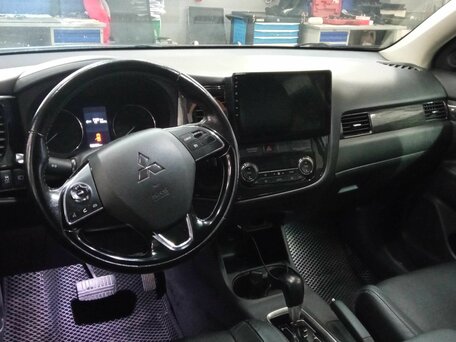 2016 Mitsubishi Outlander III Рестайлинг 2, белый, 1480000 рублей, вид 5