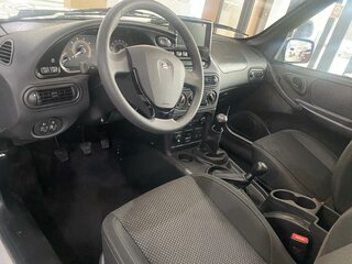 2026 Lada (ВАЗ) Niva Travel I Рестайлинг, белый, 1789000 рублей, вид 3