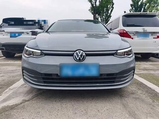 2022 Volkswagen Golf VIII, серый, 1685000 рублей, вид 2