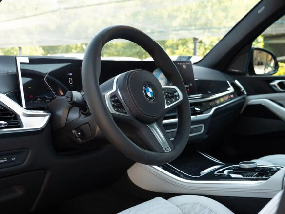 2026 BMW X5 40d IV (G05/G18) Рестайлинг, серый - вид 12