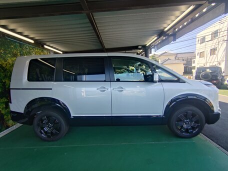 2023 Mitsubishi Delica D:5 I Рестайлинг, белый, 2990000 рублей, вид 4