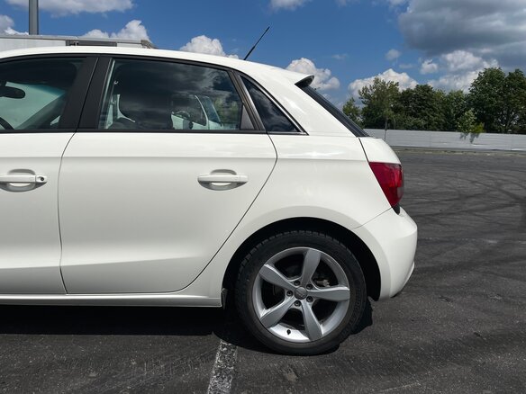 2014 Audi A1 I (8X), белый, 1180000 рублей - вид 5