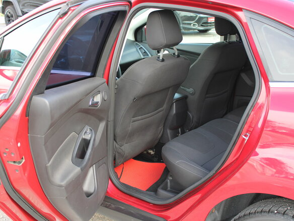 2012 Ford Focus III, красный - вид 12