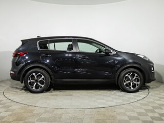 2020 Kia Sportage IV Рестайлинг, чёрный, 2099700 рублей, вид 4