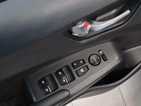 2021 Hyundai Solaris II Рестайлинг, красный, 1420000 рублей, вид 5