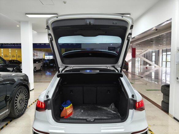 2023 Audi A3 Sportback 35 TFSI IV (8Y), белый, 2236666 рублей - вид 14