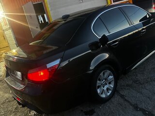 2006 BMW 5 серии 525i V (E60/E61), чёрный, 700000 рублей, вид 3