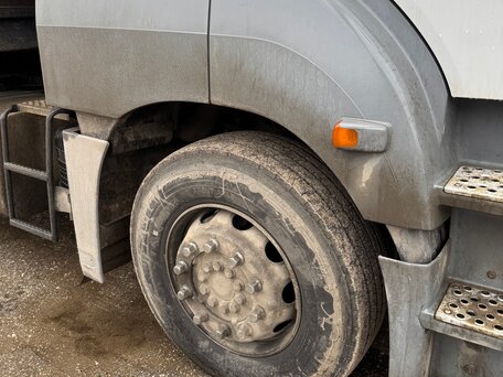 2011 Mercedes-Benz Axor, белый, 1950000 рублей, вид 3