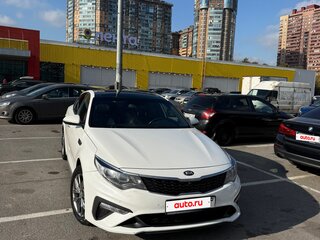 2018 Kia Optima IV Рестайлинг, белый, 2000000 рублей, вид 2