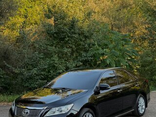 2014 Toyota Camry VII (XV50), чёрный, 1699999 рублей, вид 2