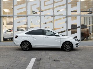 2025 Lada (ВАЗ) Vesta I Рестайлинг (NG), белый, 1398000 рублей, вид 5