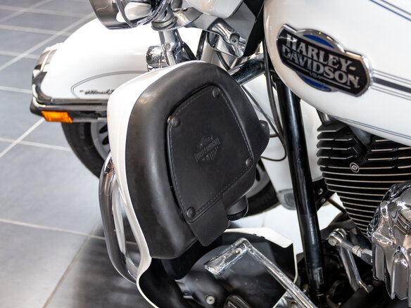 2011 Harley-Davidson Electra Glide, белый, 1100000 рублей - вид 26