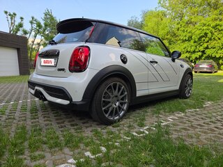 2023 Mini Hatch Cooper S III (F55/F56) Рестайлинг 2, белый, 4500000 рублей, вид 2