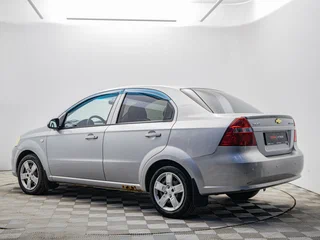 2009 Chevrolet Aveo I Рестайлинг, серебристый, 395000 рублей, вид 3