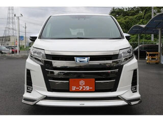 2021 Toyota Noah III (R80) Рестайлинг, белый, 2050000 рублей, вид 2