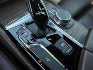 2019 BMW 5 серии 530d xDrive VII (G30/G31/G38), чёрный, 4850000 рублей, вид 3