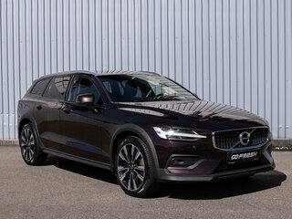Volvo V60 Cross Country II